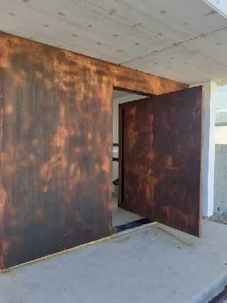 Porta em aço corten 